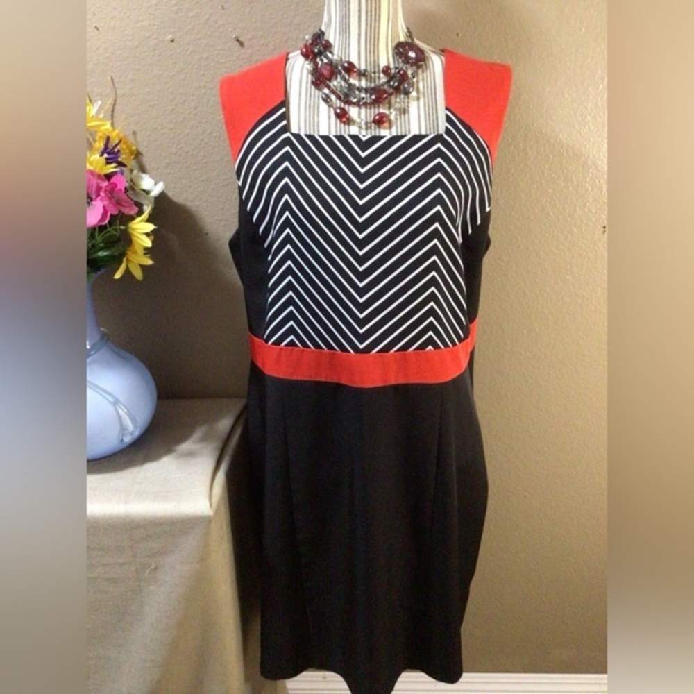 ILE NEW YORK   BLACK WITH STRIPE MIDI DRESS